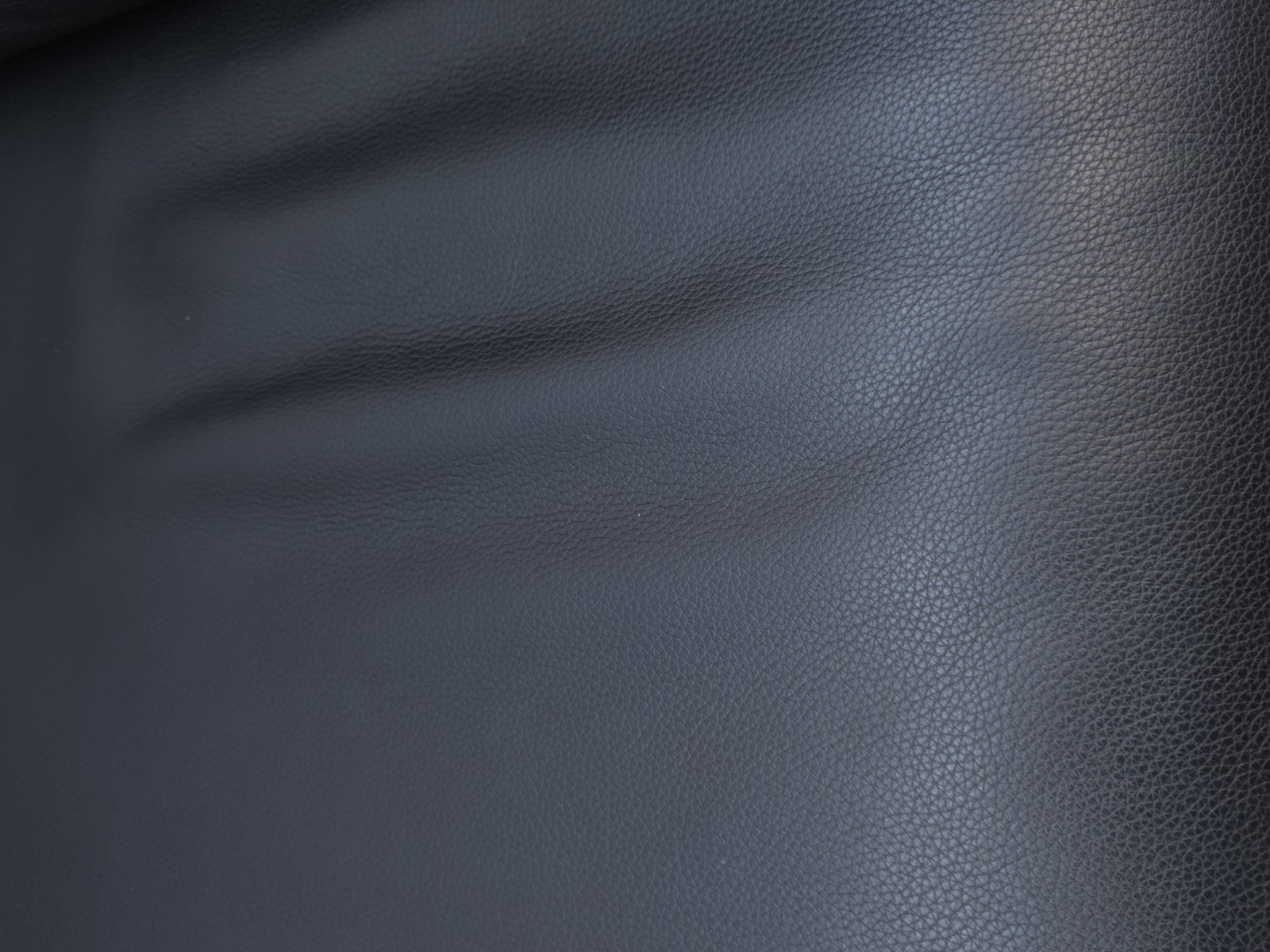 {{ product_title }} – {{ product_type }} von JS Furniture, Designer-Möbel gebraucht.