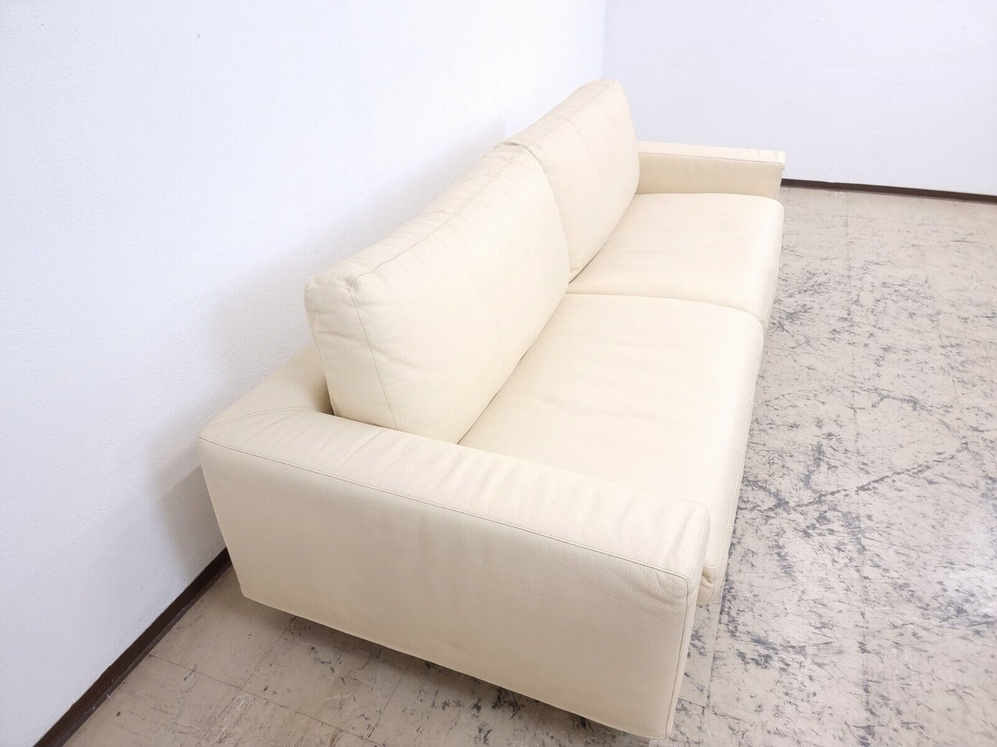 FSM Sofa Dreisitzer Designersofa De Sede Echtledersofa in der Farbe creme beige-De Sede-JSFurniture