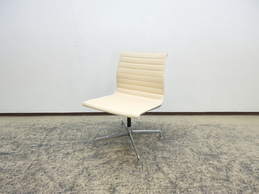 {{ product_title }} – {{ product_type }} von JS Furniture, Designer-Möbel gebraucht.