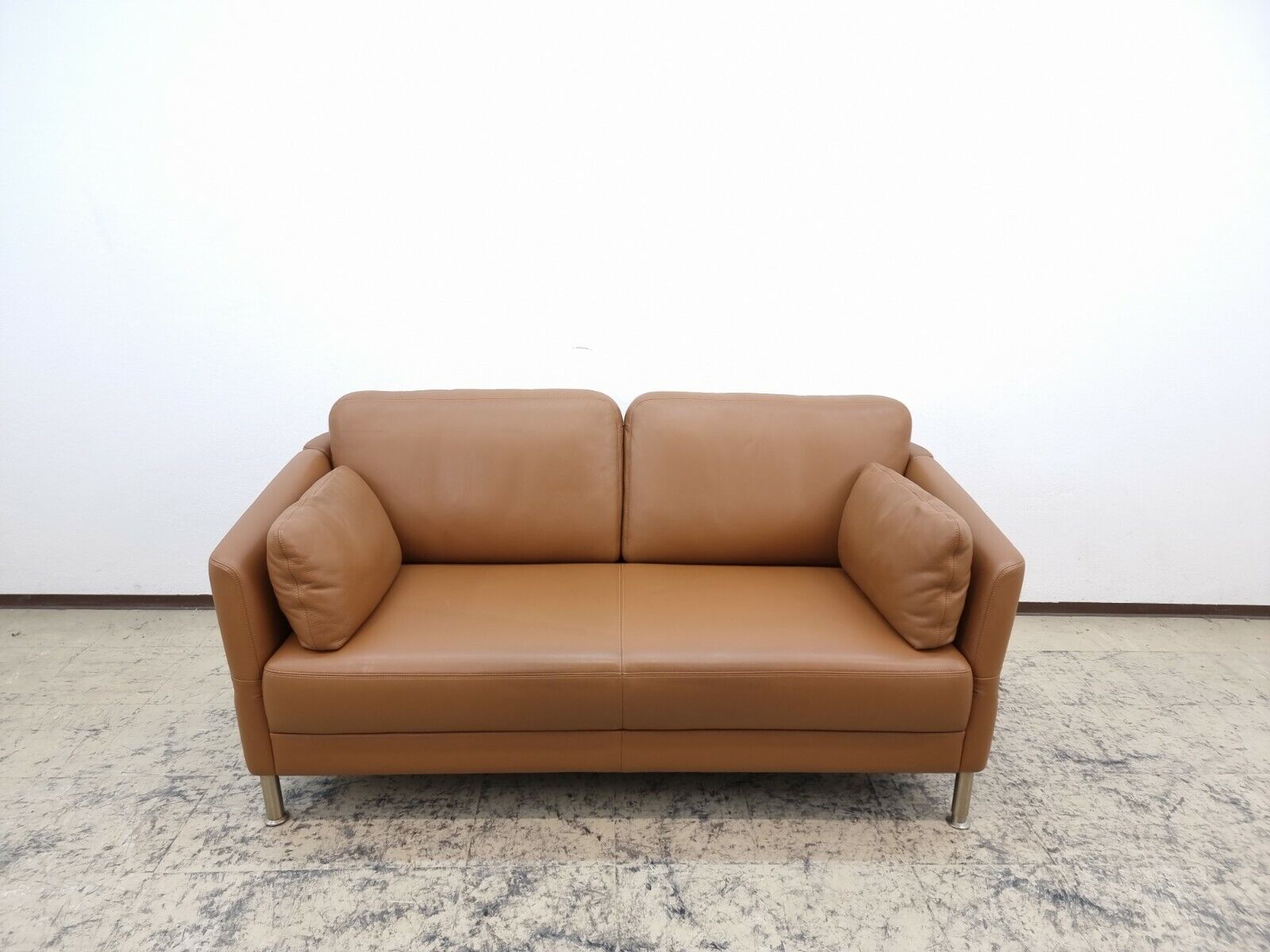 {{ product_title }} – {{ product_type }} von JS Furniture, Designer-Möbel gebraucht.