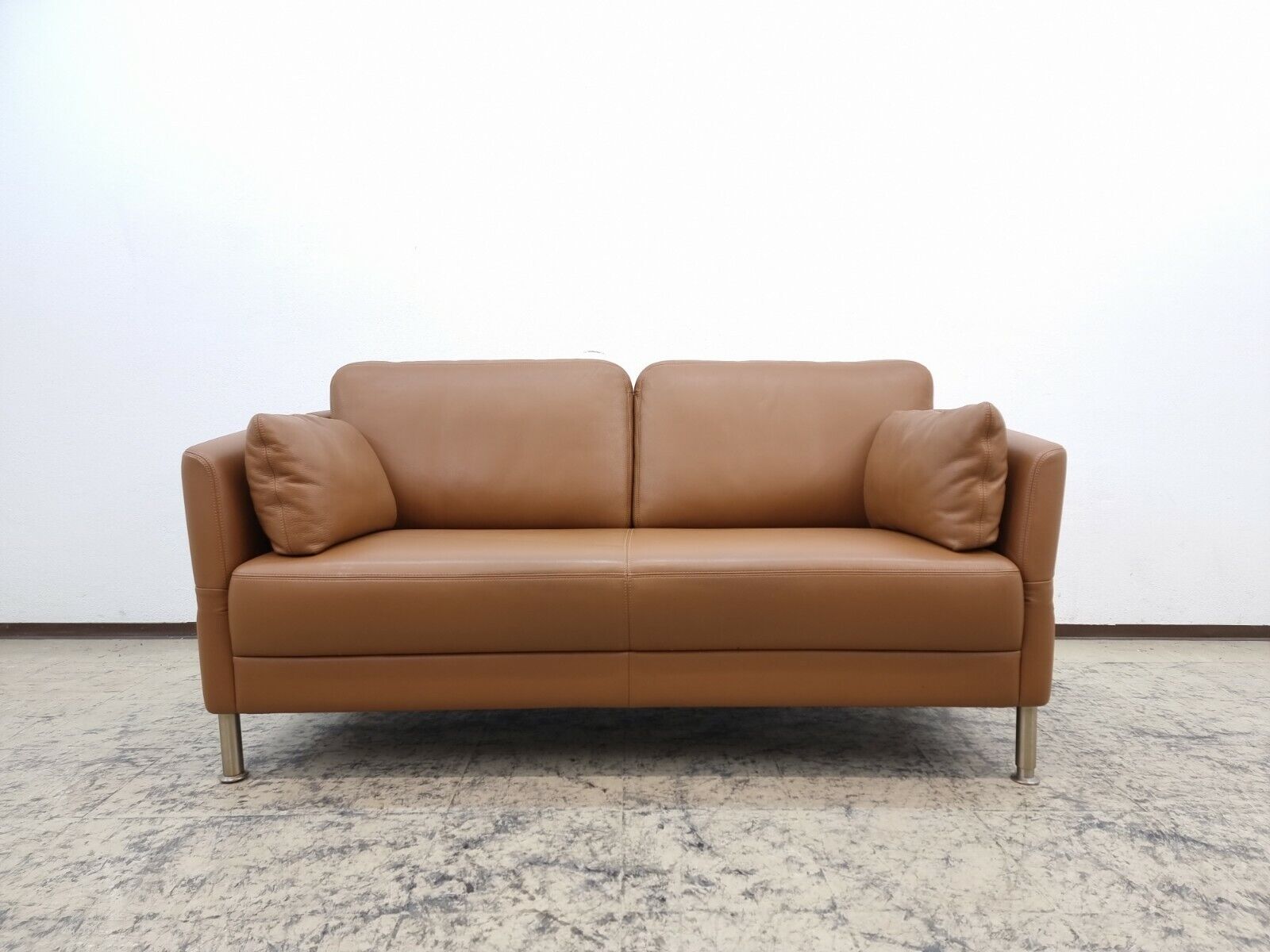 {{ product_title }} – {{ product_type }} von JS Furniture, Designer-Möbel gebraucht.