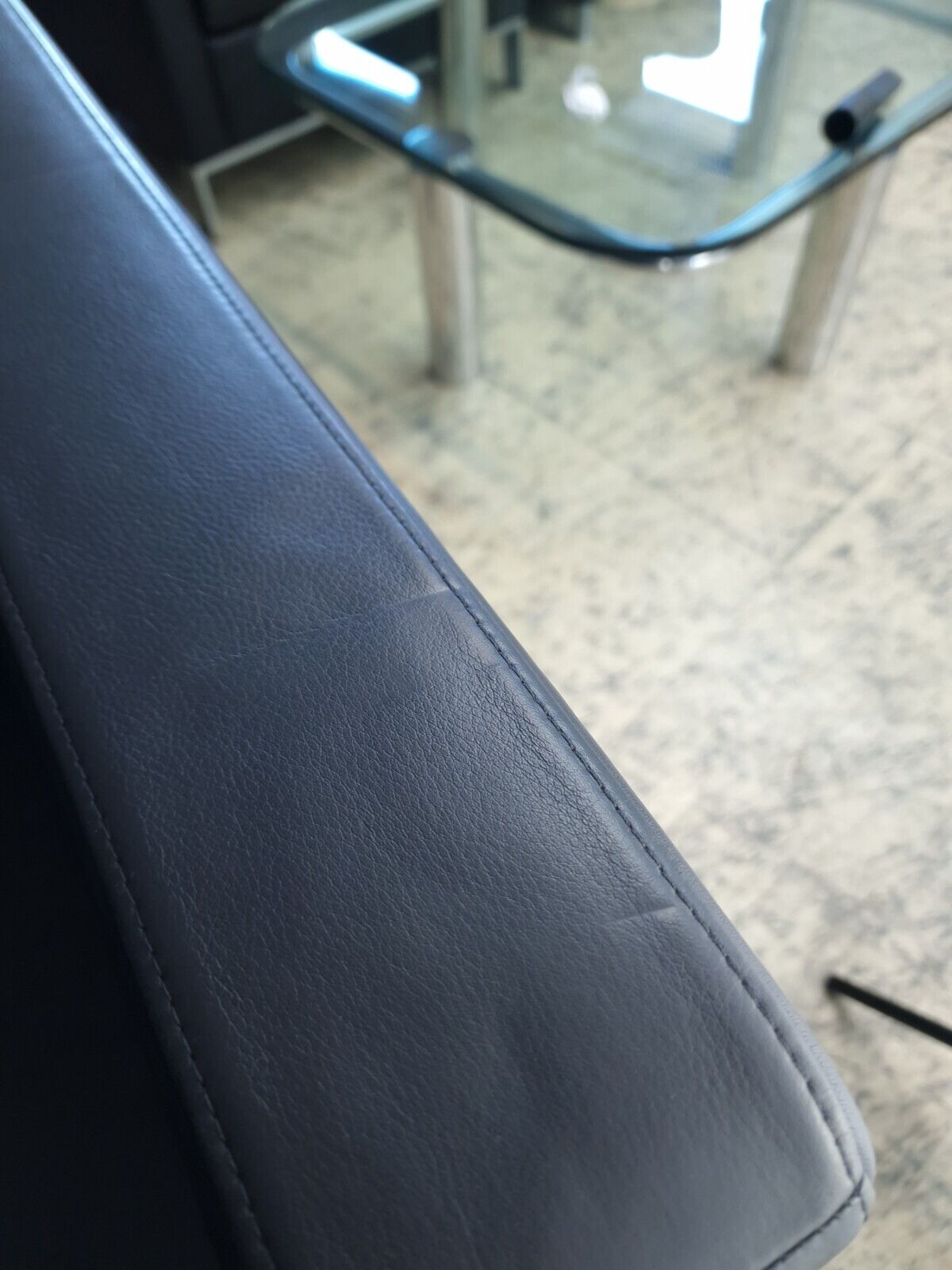{{ product_title }} – {{ product_type }} von JS Furniture, Designer-Möbel gebraucht.