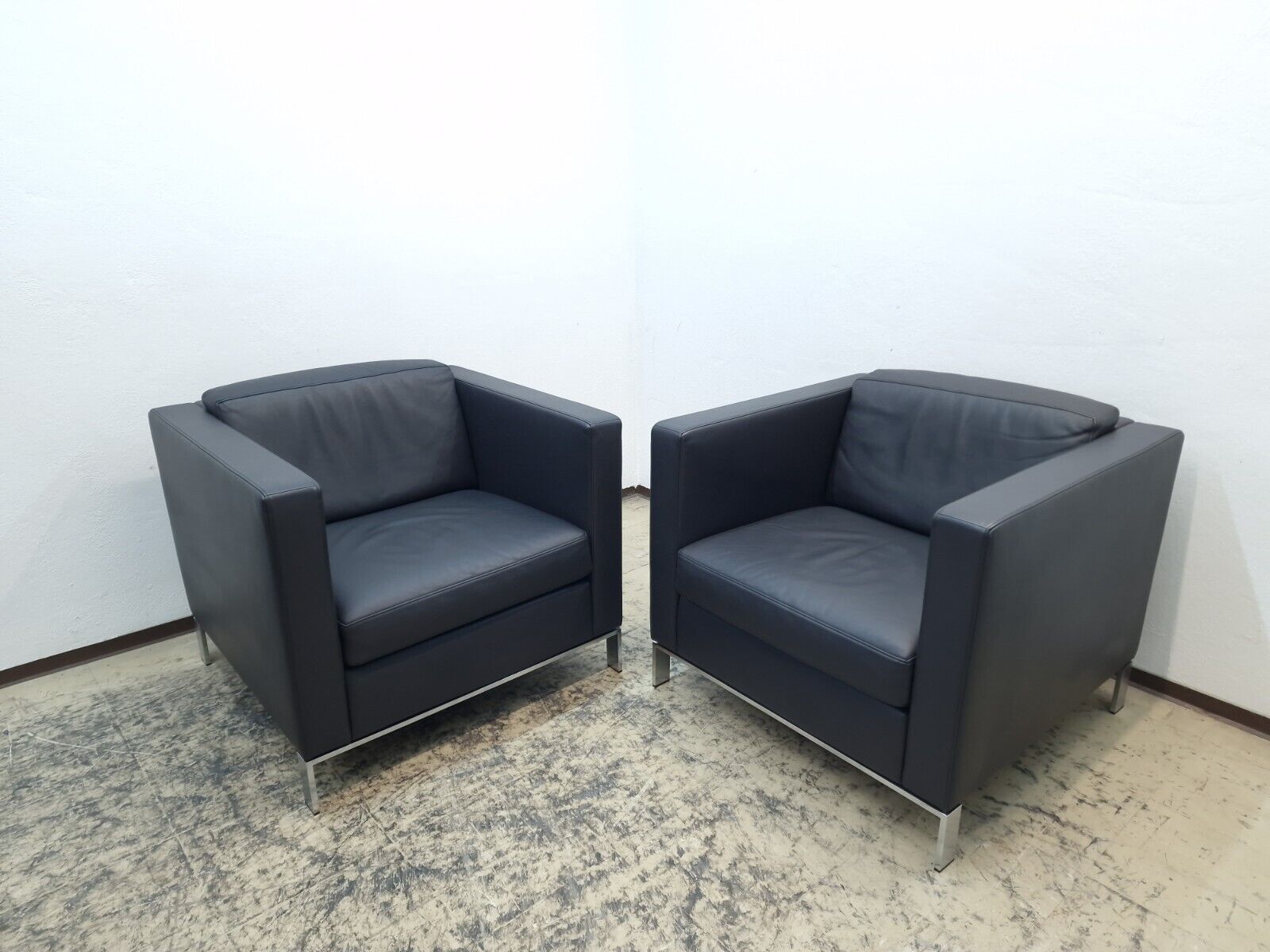 {{ product_title }} – {{ product_type }} von JS Furniture, Designer-Möbel gebraucht.