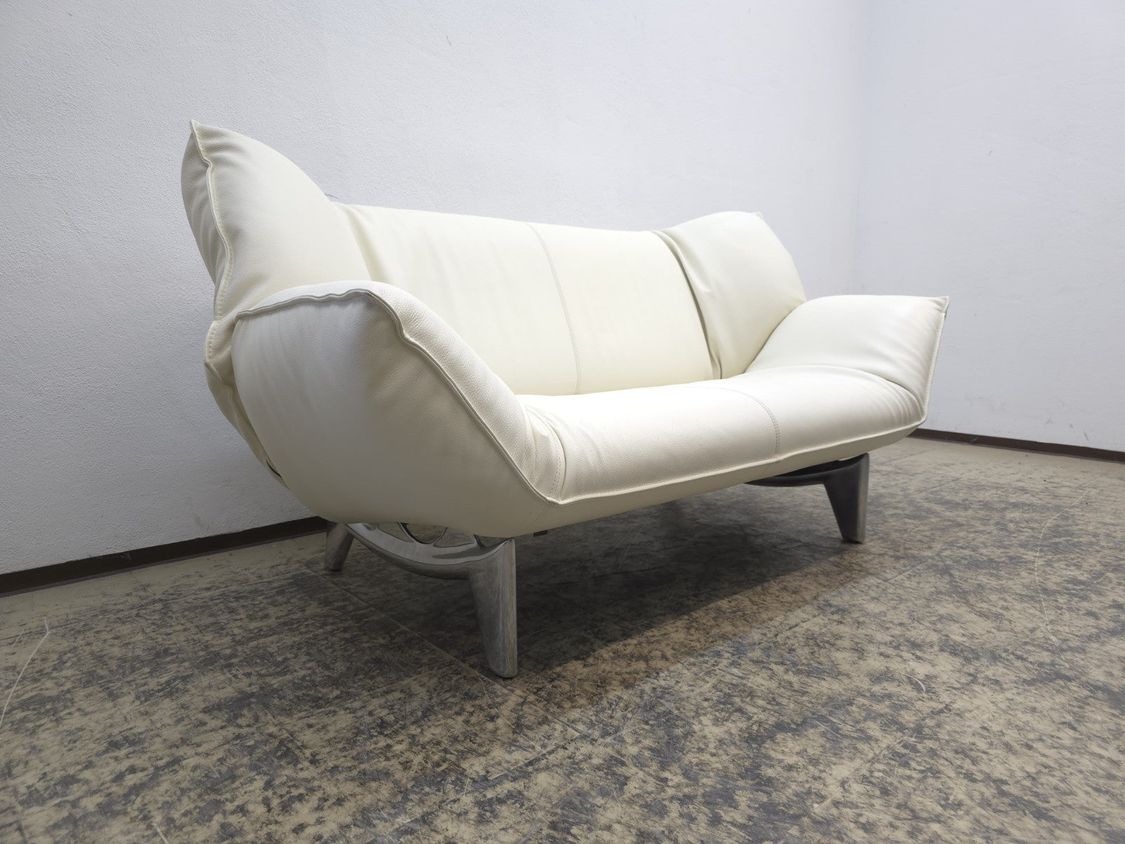 {{ product_title }} – {{ product_type }} von JS Furniture, Designer-Möbel gebraucht.