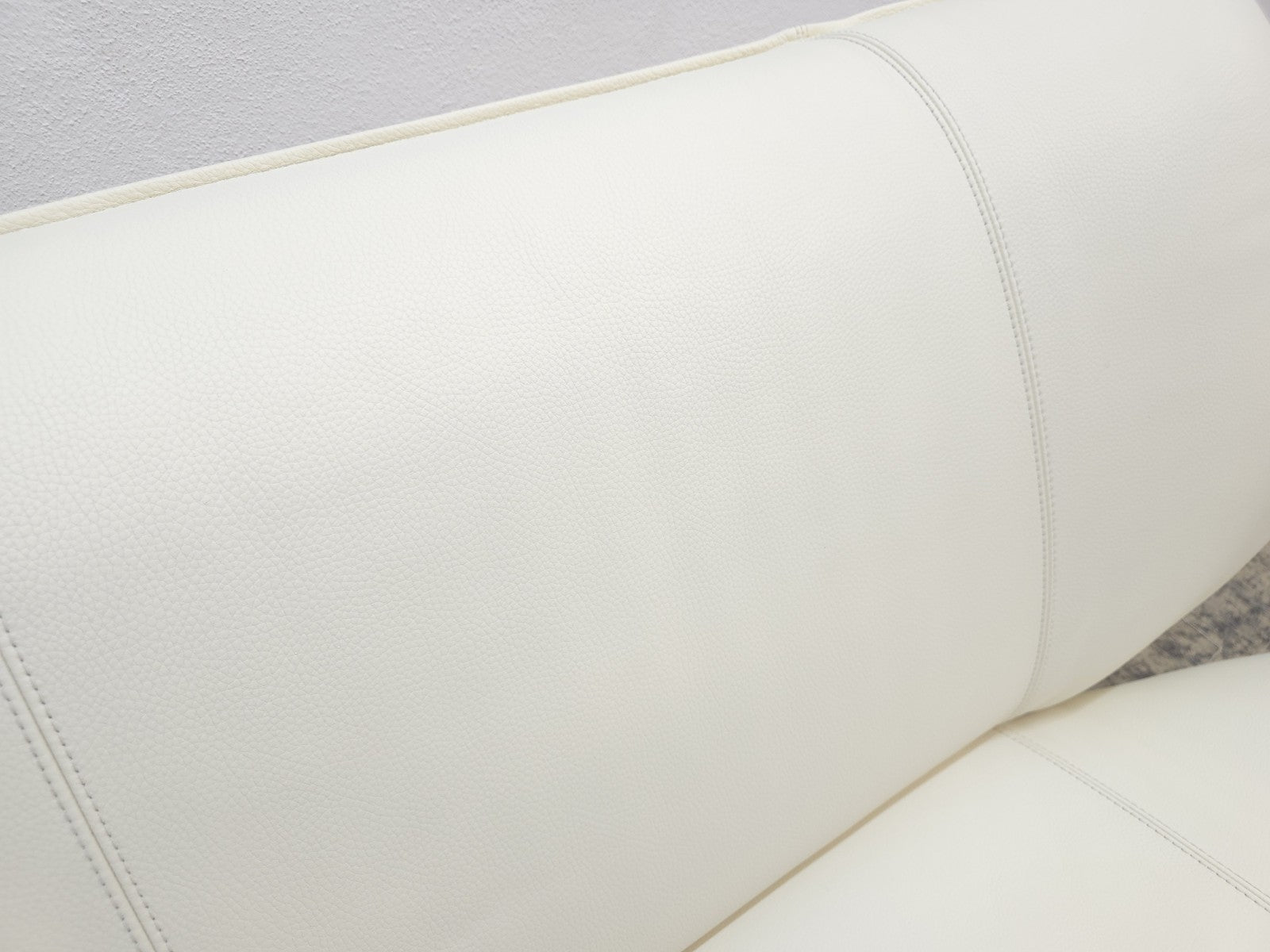 {{ product_title }} – {{ product_type }} von JS Furniture, Designer-Möbel gebraucht.