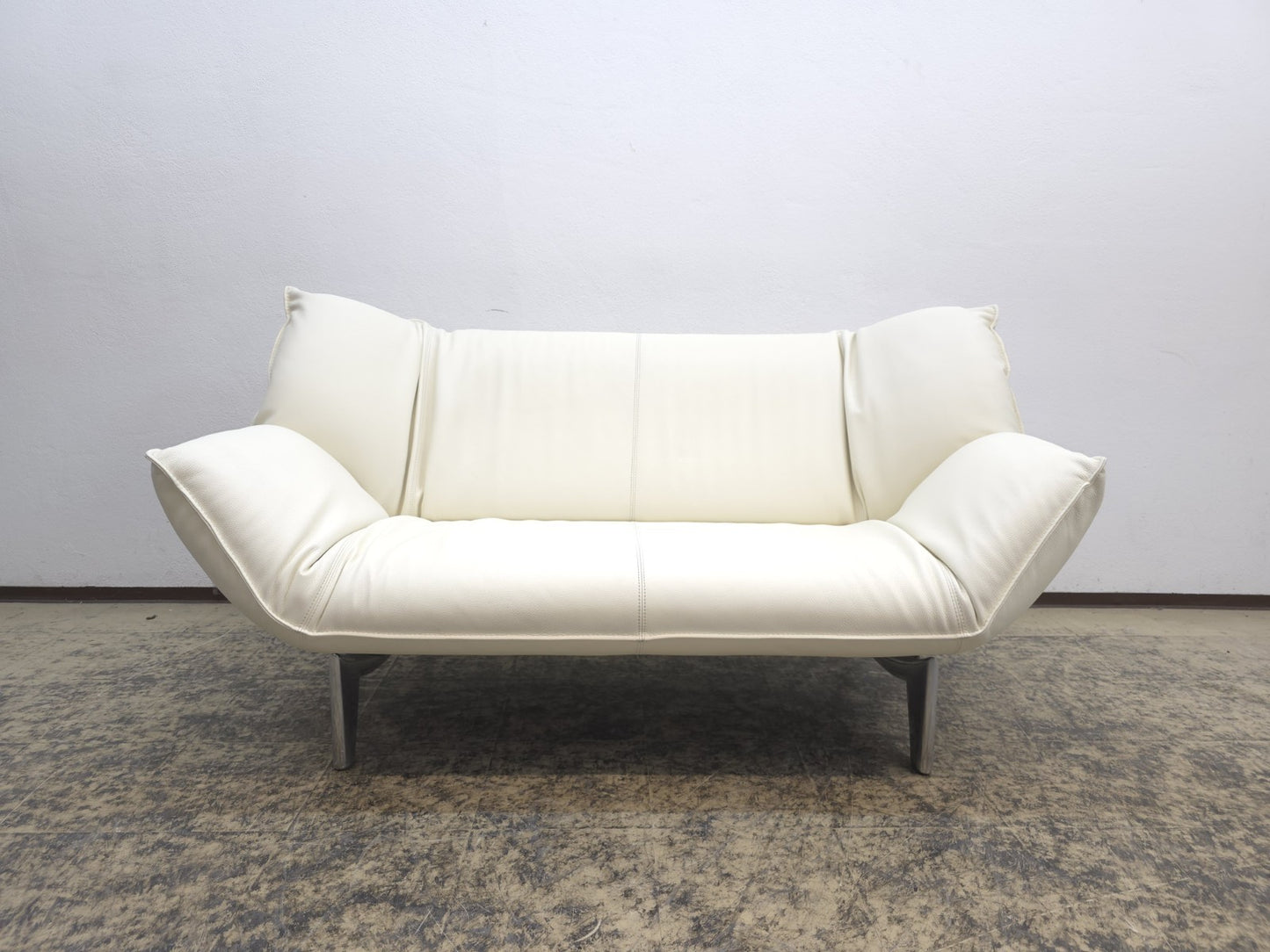 {{ product_title }} – {{ product_type }} von JS Furniture, Designer-Möbel gebraucht.