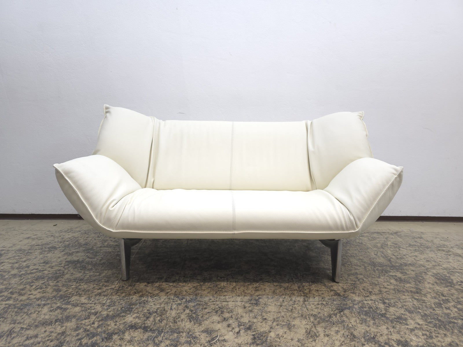 {{ product_title }} – {{ product_type }} von JS Furniture, Designer-Möbel gebraucht.