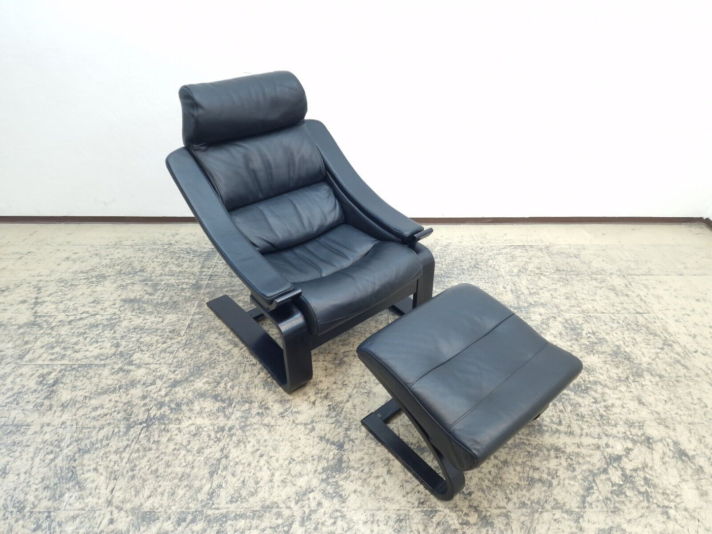 {{ product_title }} – {{ product_type }} von JS Furniture, Designer-Möbel gebraucht.