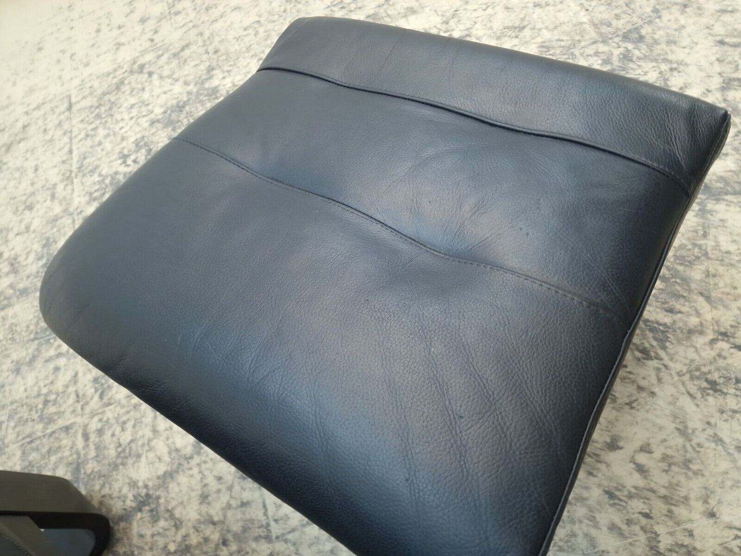 {{ product_title }} – {{ product_type }} von JS Furniture, Designer-Möbel gebraucht.