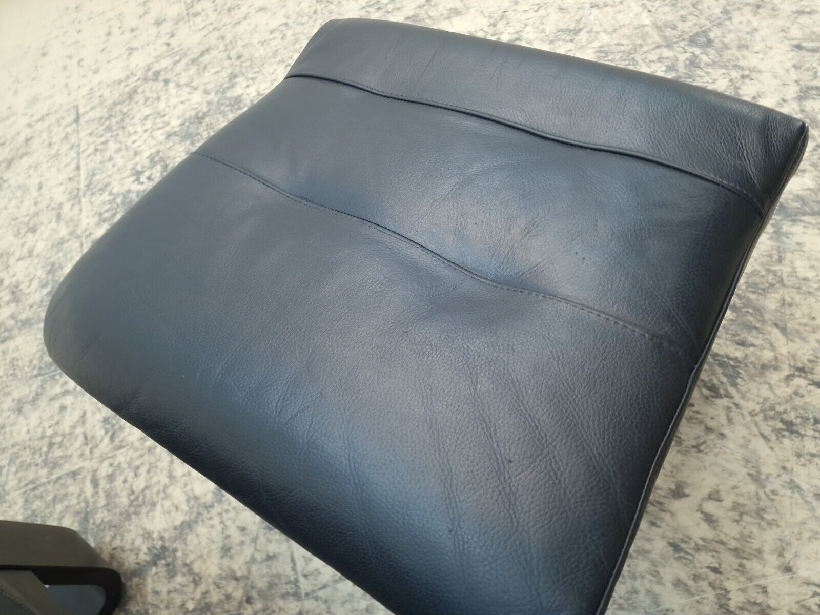 {{ product_title }} – {{ product_type }} von JS Furniture, Designer-Möbel gebraucht.