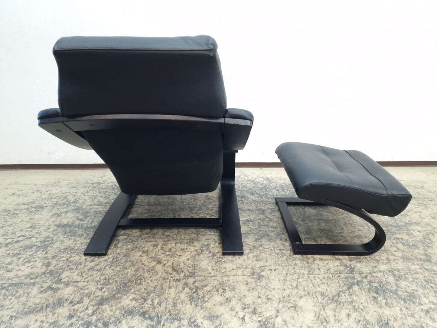 {{ product_title }} – {{ product_type }} von JS Furniture, Designer-Möbel gebraucht.