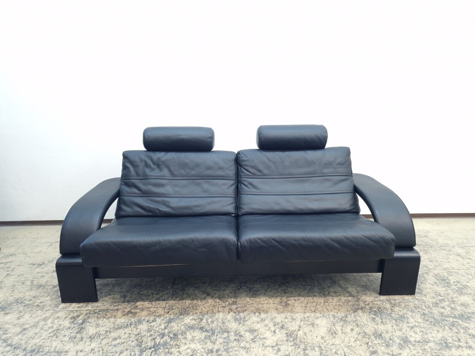 {{ product_title }} – {{ product_type }} von JS Furniture, Designer-Möbel gebraucht.