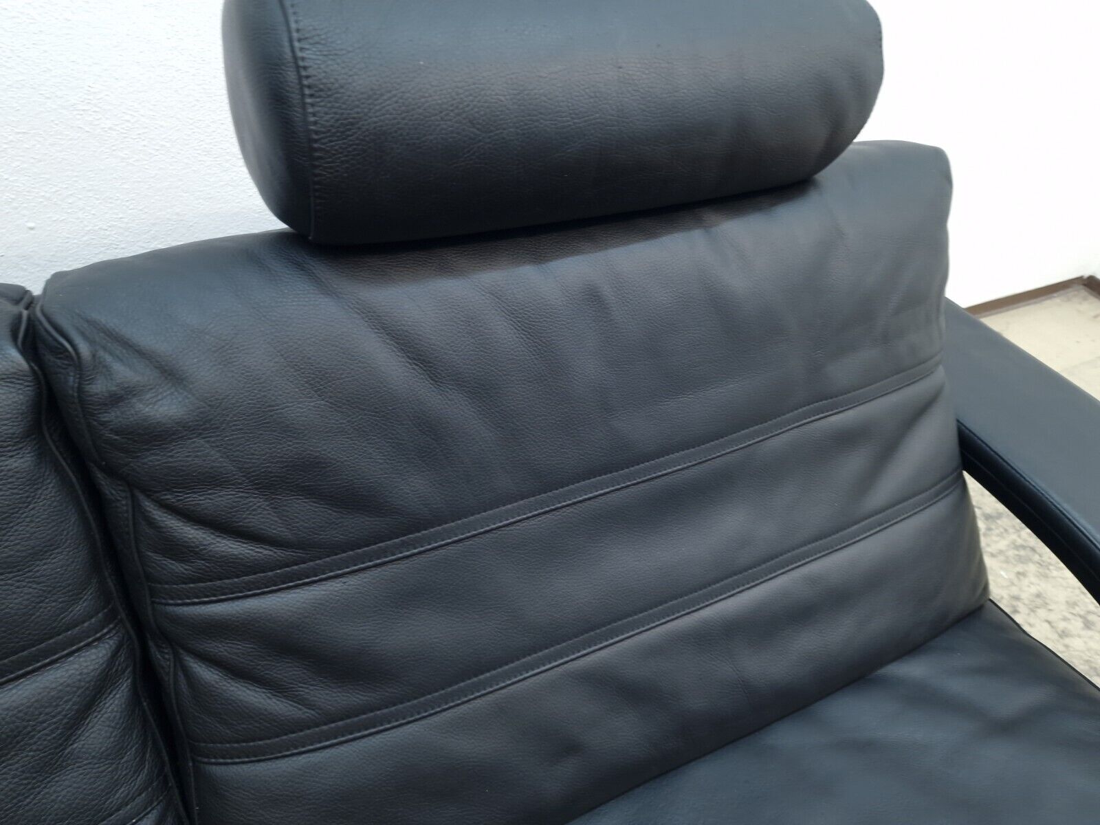 {{ product_title }} – {{ product_type }} von JS Furniture, Designer-Möbel gebraucht.