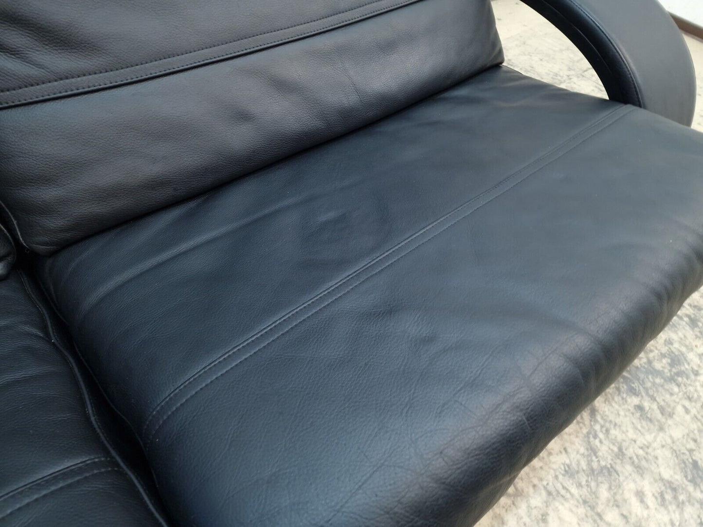 {{ product_title }} – {{ product_type }} von JS Furniture, Designer-Möbel gebraucht.