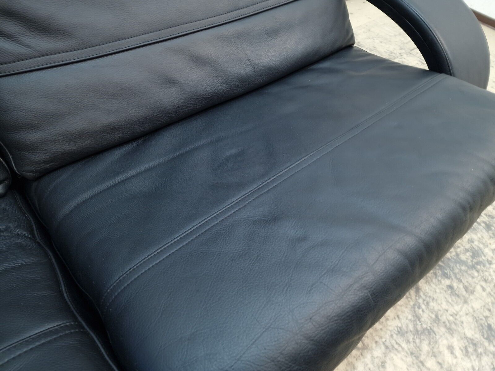 {{ product_title }} – {{ product_type }} von JS Furniture, Designer-Möbel gebraucht.