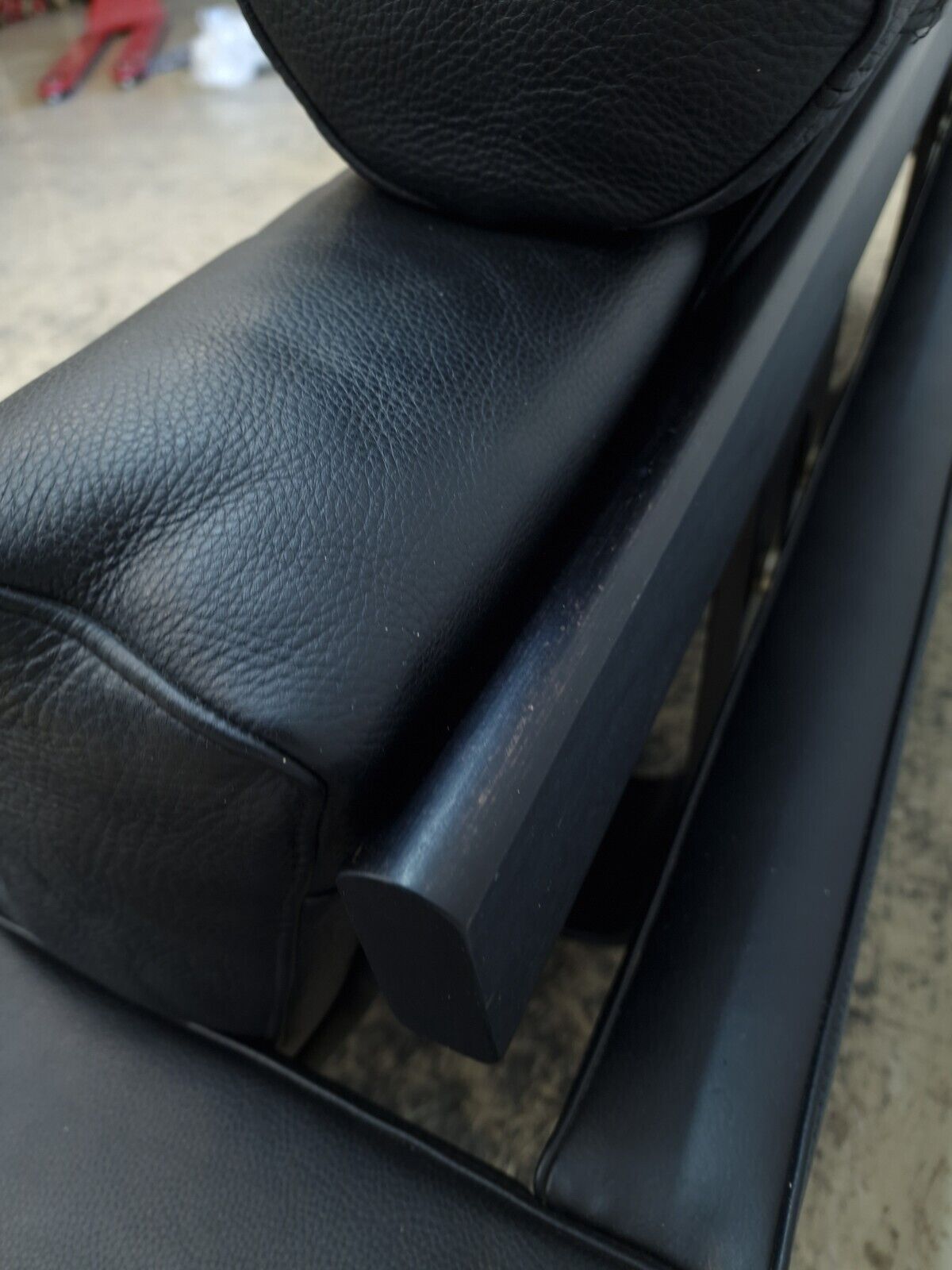 {{ product_title }} – {{ product_type }} von JS Furniture, Designer-Möbel gebraucht.