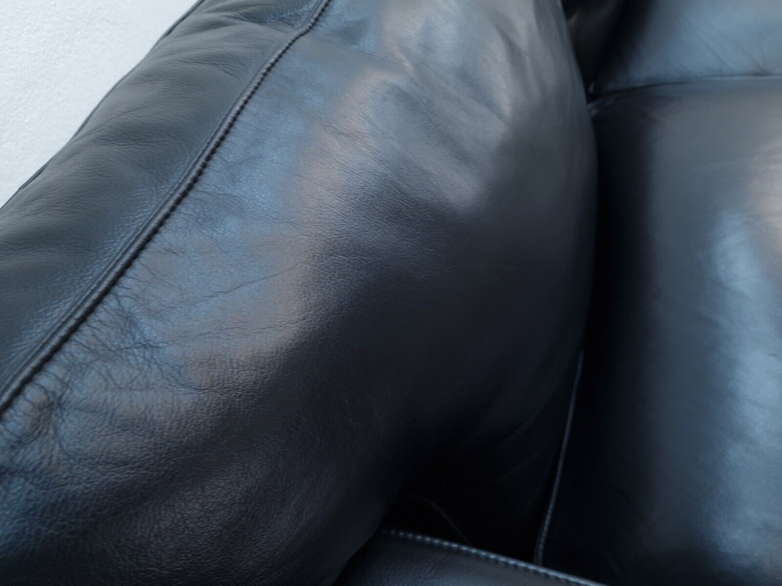 {{ product_title }} – {{ product_type }} von JS Furniture, Designer-Möbel gebraucht.