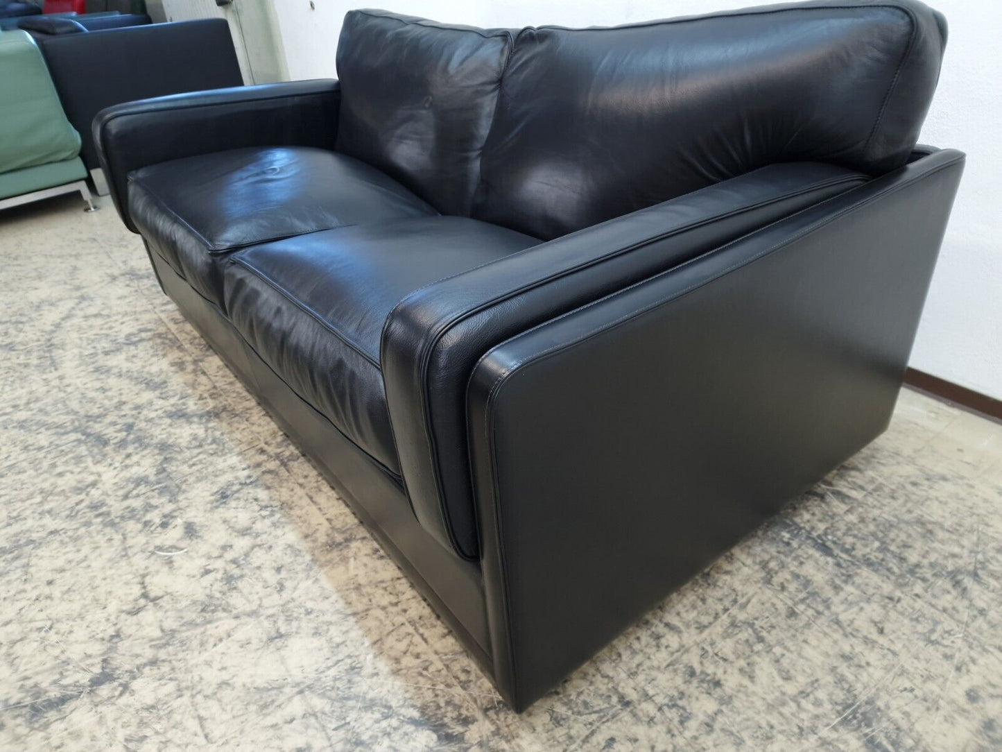 {{ product_title }} – {{ product_type }} von JS Furniture, Designer-Möbel gebraucht.