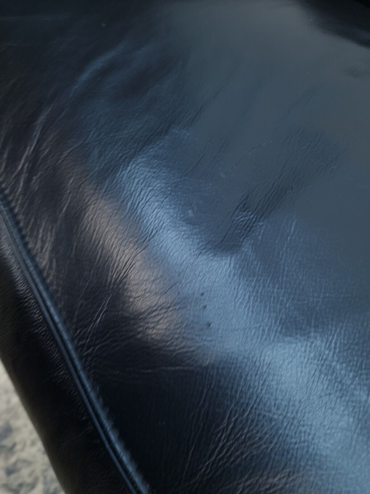 {{ product_title }} – {{ product_type }} von JS Furniture, Designer-Möbel gebraucht.