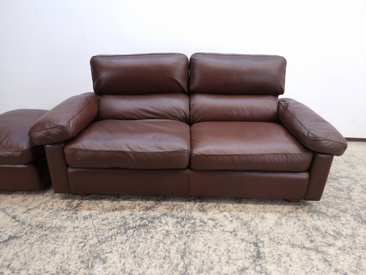 {{ product_title }} – {{ product_type }} von JS Furniture, Designer-Möbel gebraucht.