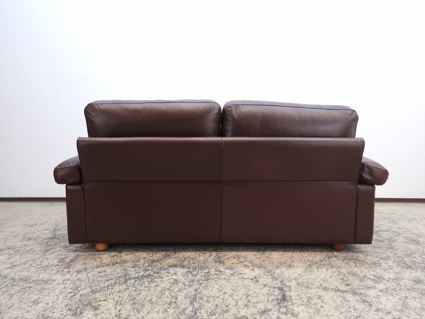 {{ product_title }} – {{ product_type }} von JS Furniture, Designer-Möbel gebraucht.