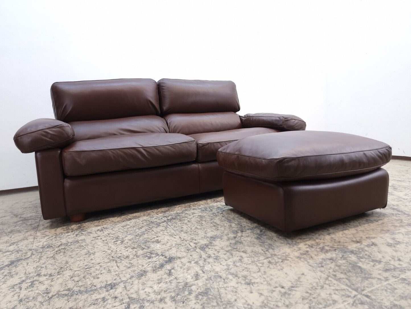 {{ product_title }} – {{ product_type }} von JS Furniture, Designer-Möbel gebraucht.