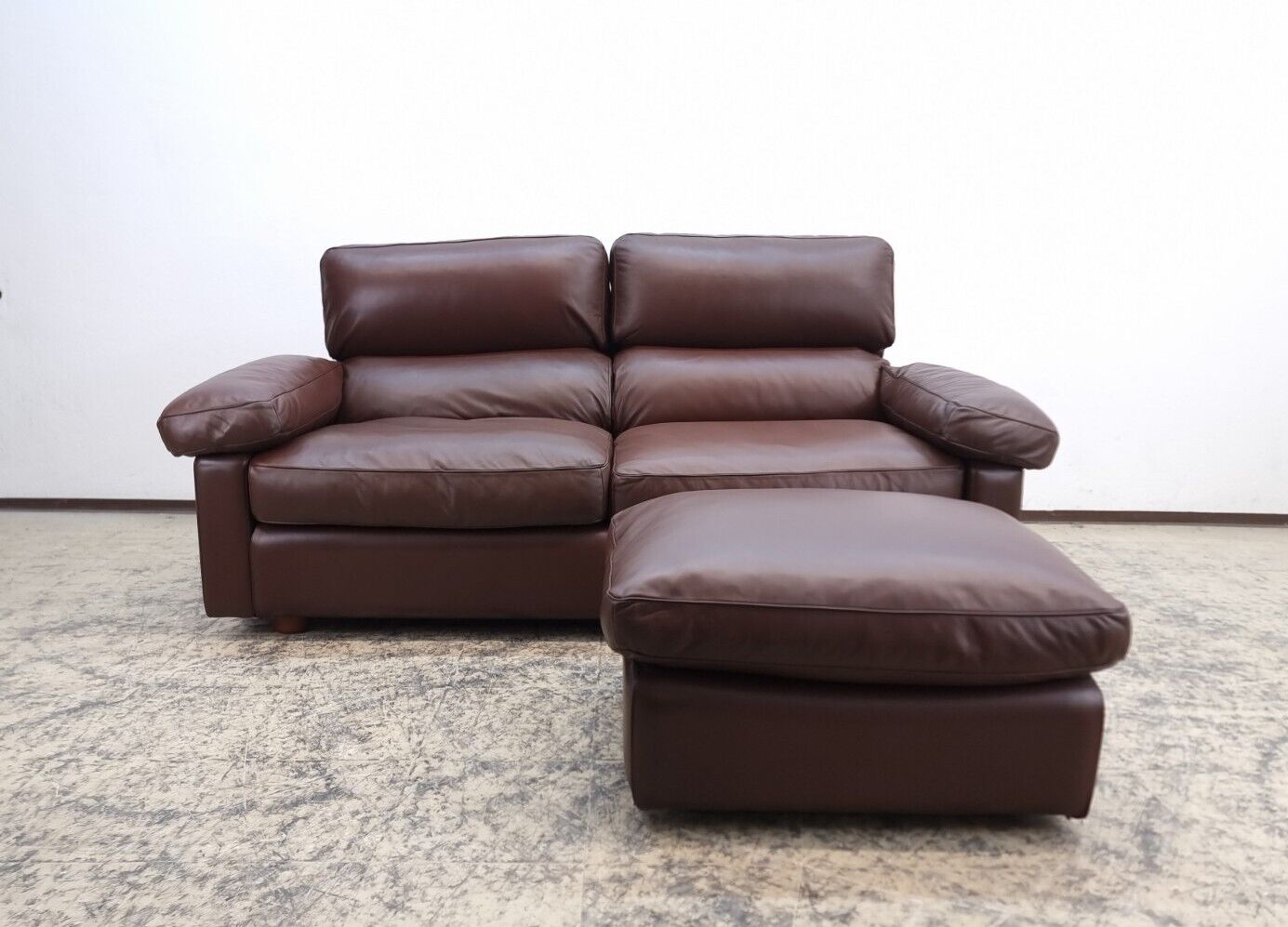 {{ product_title }} – {{ product_type }} von JS Furniture, Designer-Möbel gebraucht.
