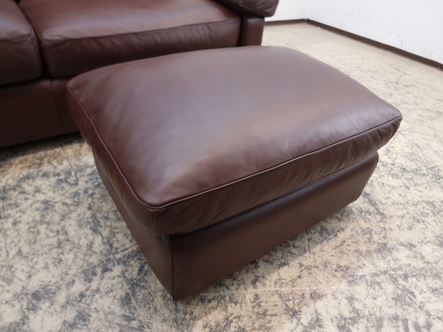 {{ product_title }} – {{ product_type }} von JS Furniture, Designer-Möbel gebraucht.