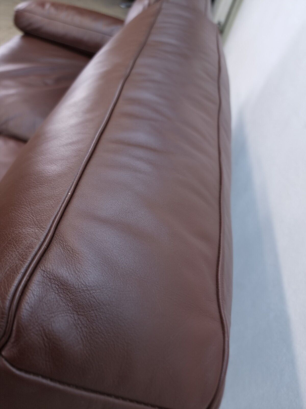 {{ product_title }} – {{ product_type }} von JS Furniture, Designer-Möbel gebraucht.