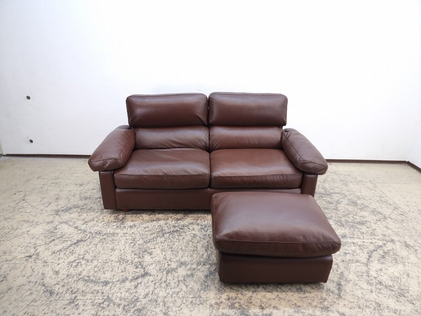 {{ product_title }} – {{ product_type }} von JS Furniture, Designer-Möbel gebraucht.