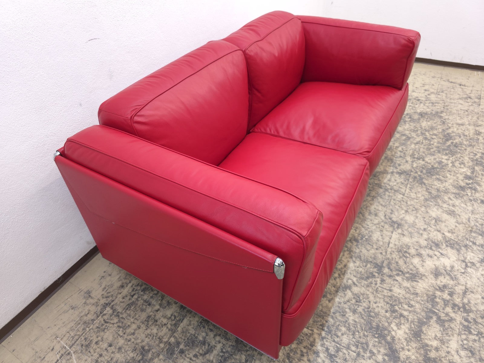 {{ product_title }} – {{ product_type }} von JS Furniture, Designer-Möbel gebraucht.