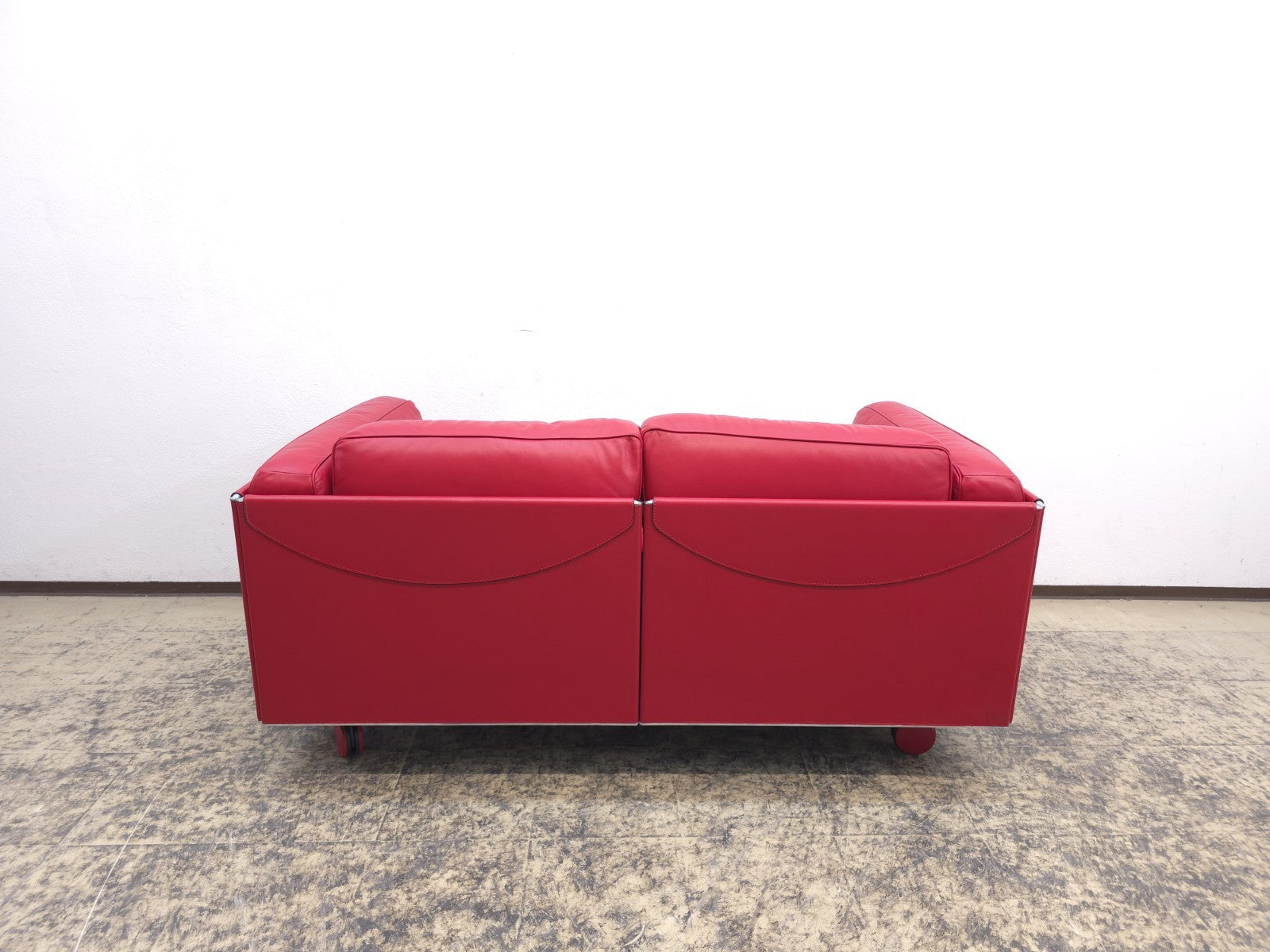 {{ product_title }} – {{ product_type }} von JS Furniture, Designer-Möbel gebraucht.