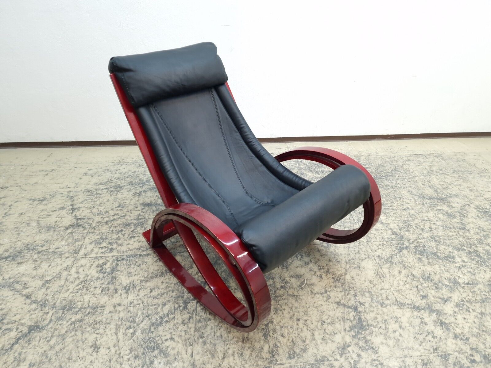 {{ product_title }} – {{ product_type }} von JS Furniture, Designer-Möbel gebraucht.