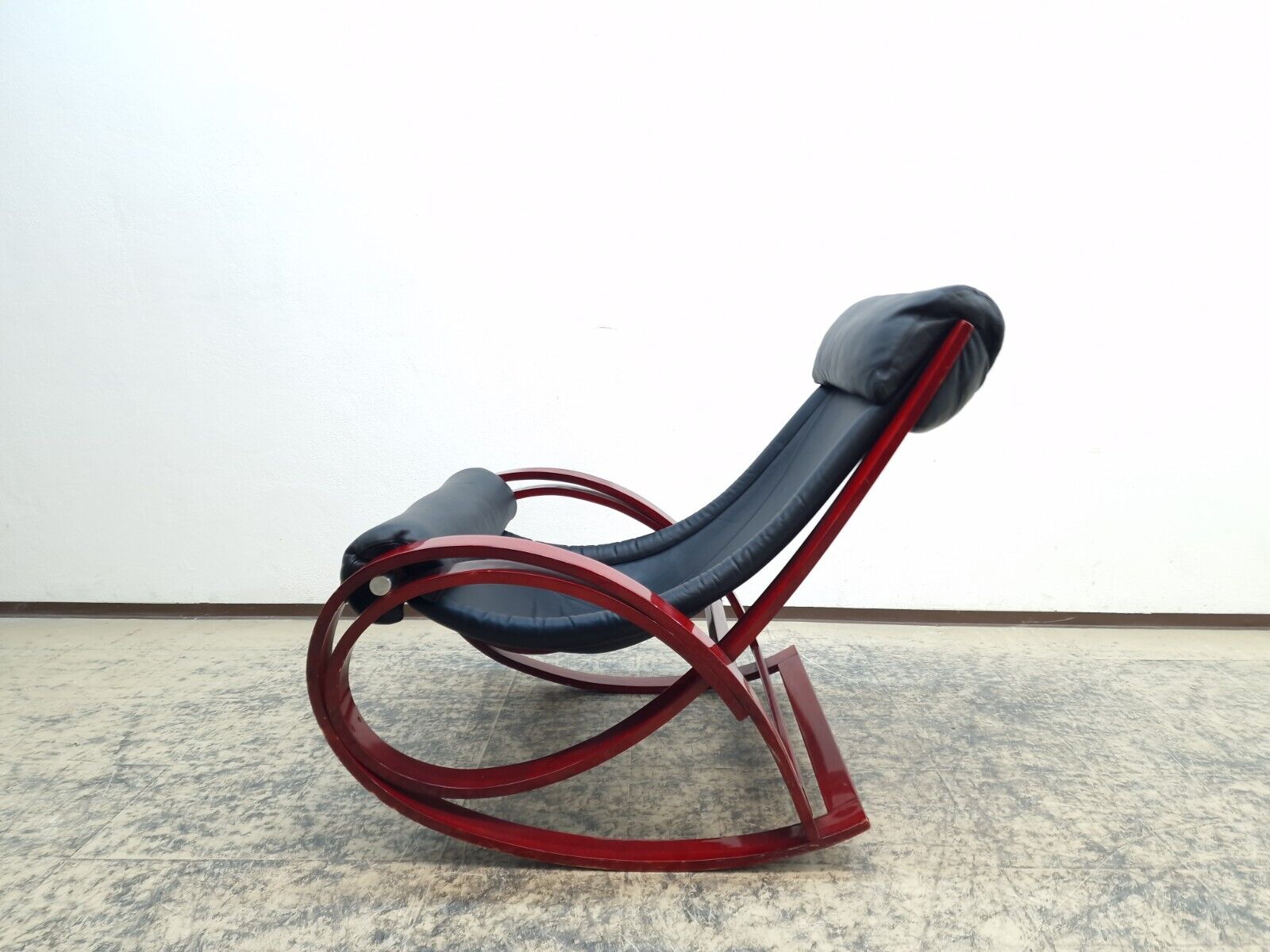 {{ product_title }} – {{ product_type }} von JS Furniture, Designer-Möbel gebraucht.