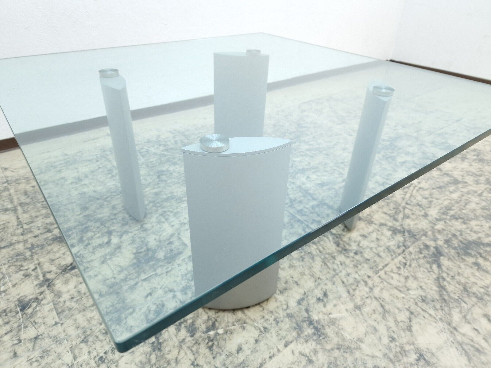 {{ product_title }} – {{ product_type }} von JS Furniture, Designer-Möbel gebraucht.