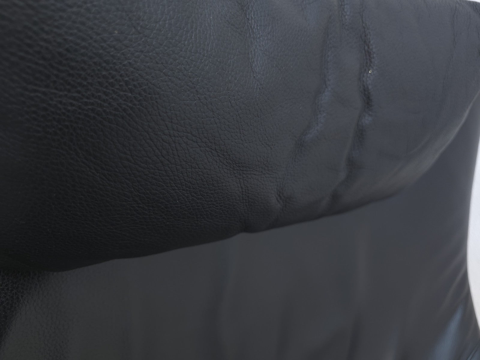 {{ product_title }} – {{ product_type }} von JS Furniture, Designer-Möbel gebraucht.