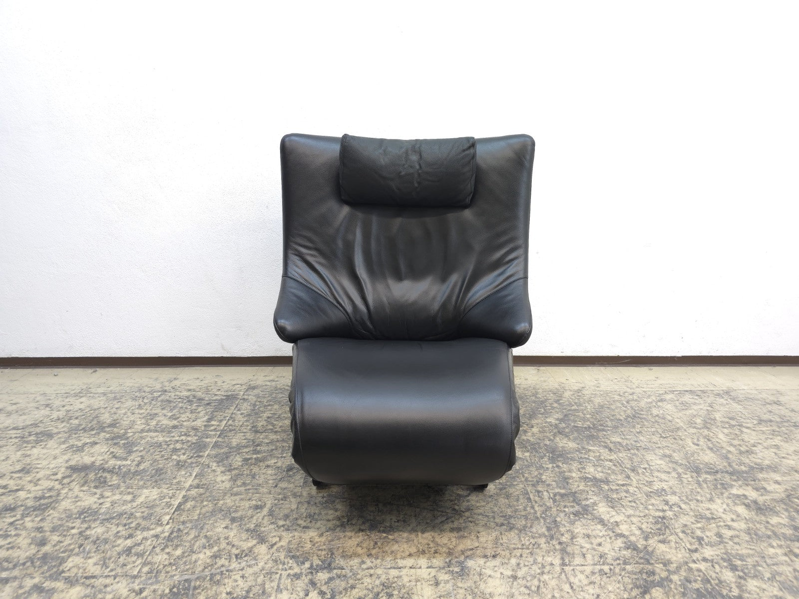 {{ product_title }} – {{ product_type }} von JS Furniture, Designer-Möbel gebraucht.