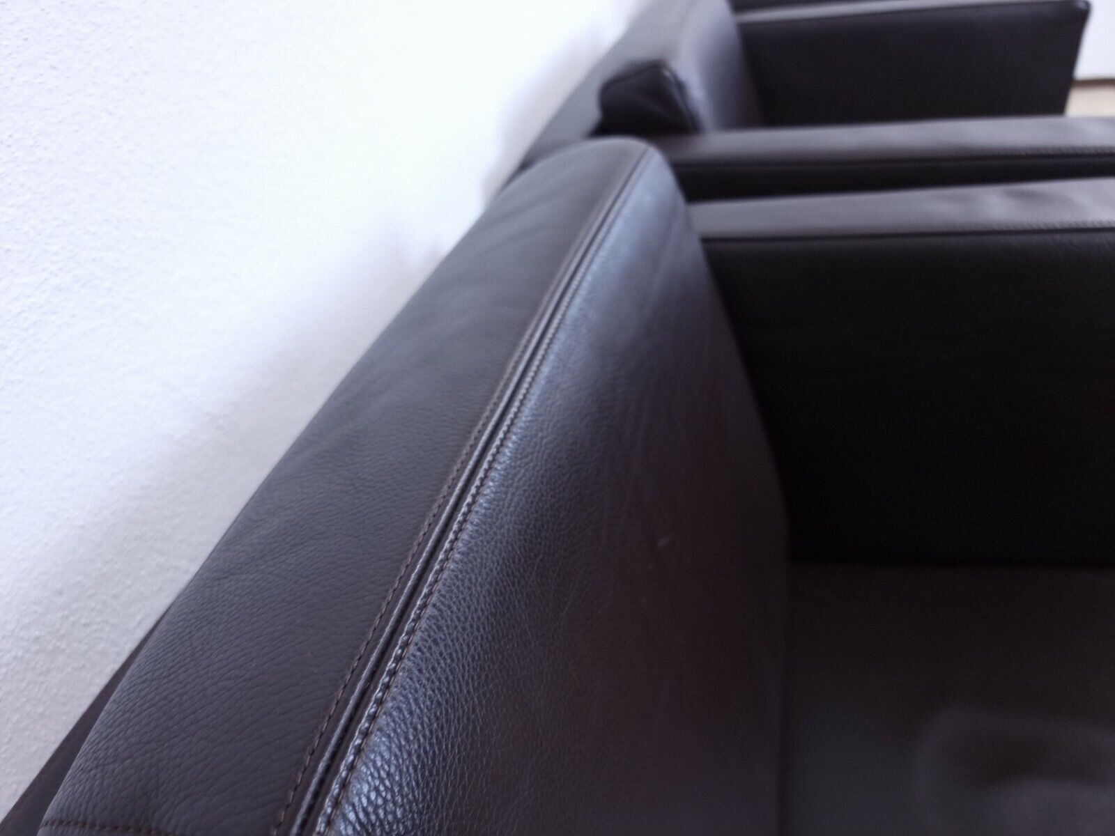 {{ product_title }} – {{ product_type }} von JS Furniture, Designer-Möbel gebraucht.