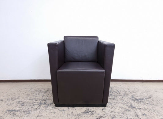 {{ product_title }} – {{ product_type }} von JS Furniture, Designer-Möbel gebraucht.