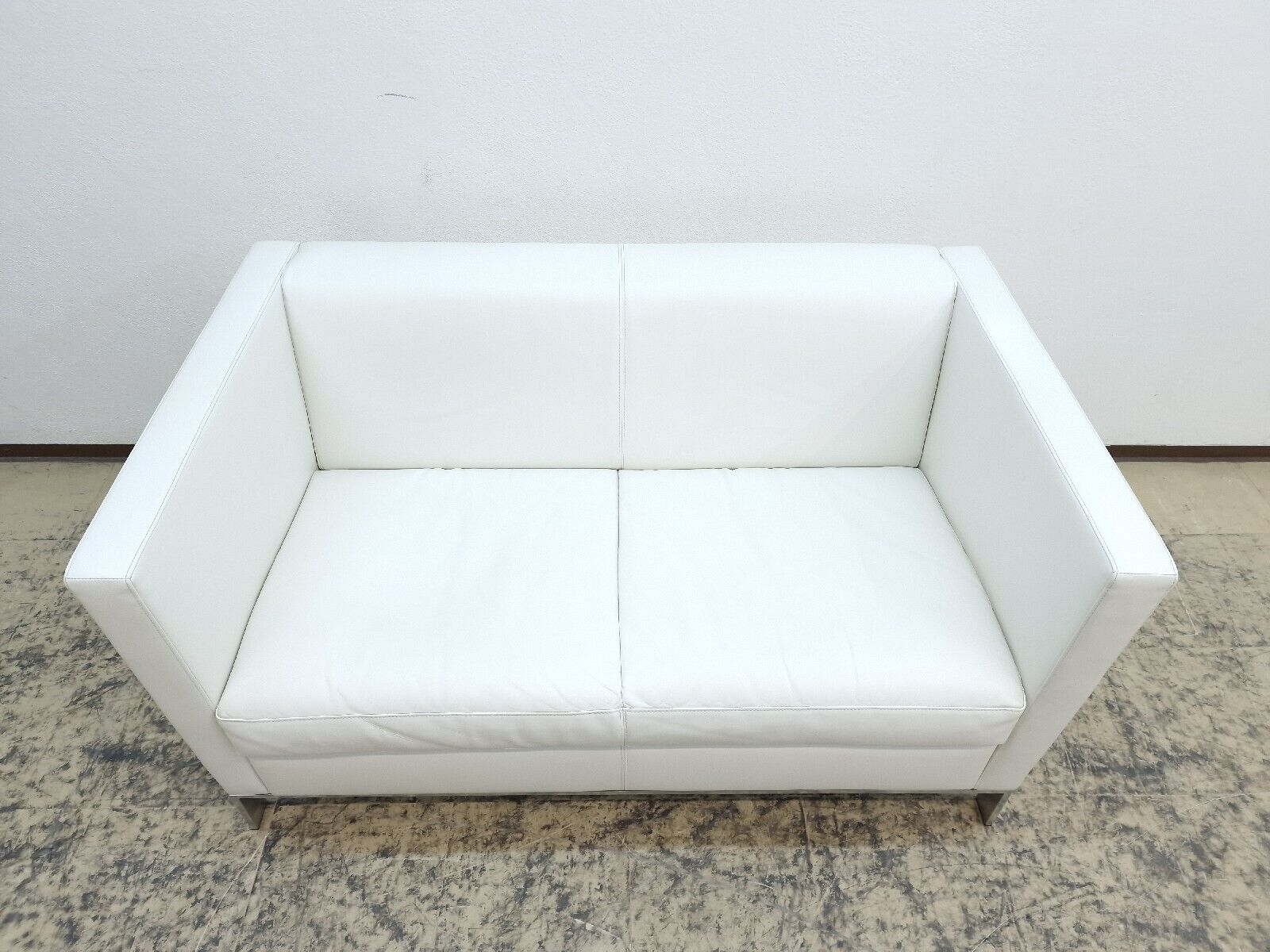 {{ product_title }} – {{ product_type }} von JS Furniture, Designer-Möbel gebraucht.