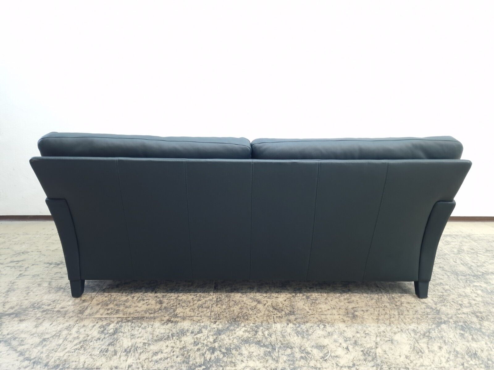 {{ product_title }} – {{ product_type }} von JS Furniture, Designer-Möbel gebraucht.
