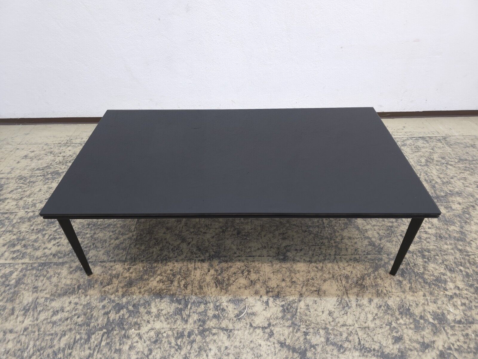 {{ product_title }} – {{ product_type }} von JS Furniture, Designer-Möbel gebraucht.
