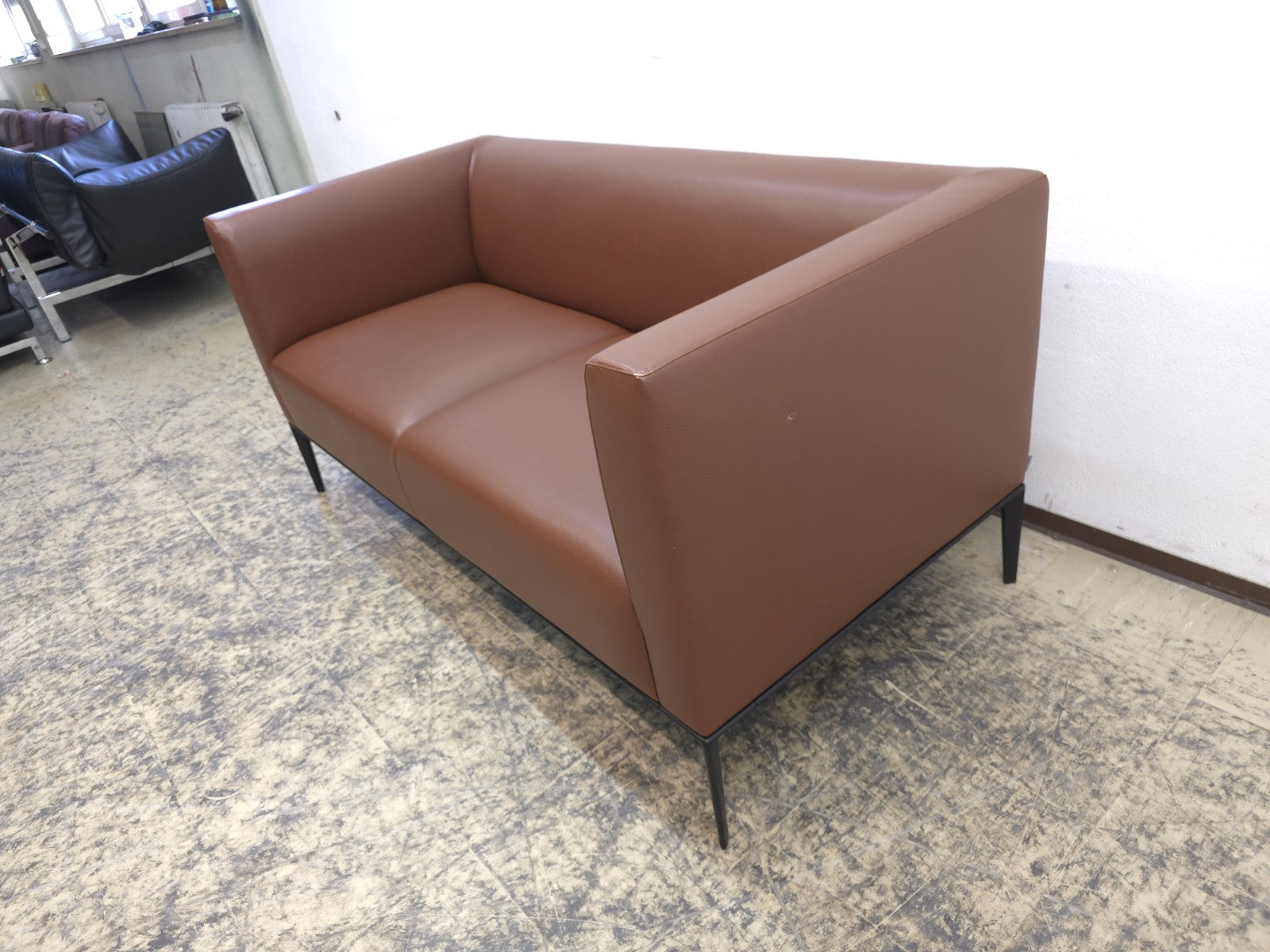 {{ product_title }} – {{ product_type }} von JS Furniture, Designer-Möbel gebraucht.