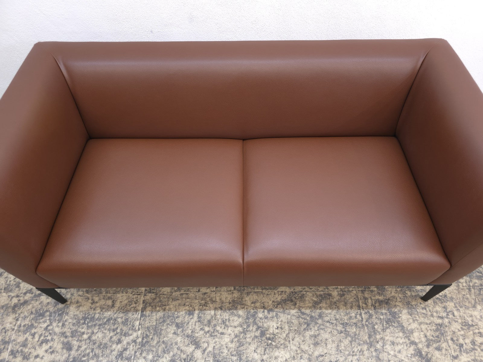 {{ product_title }} – {{ product_type }} von JS Furniture, Designer-Möbel gebraucht.