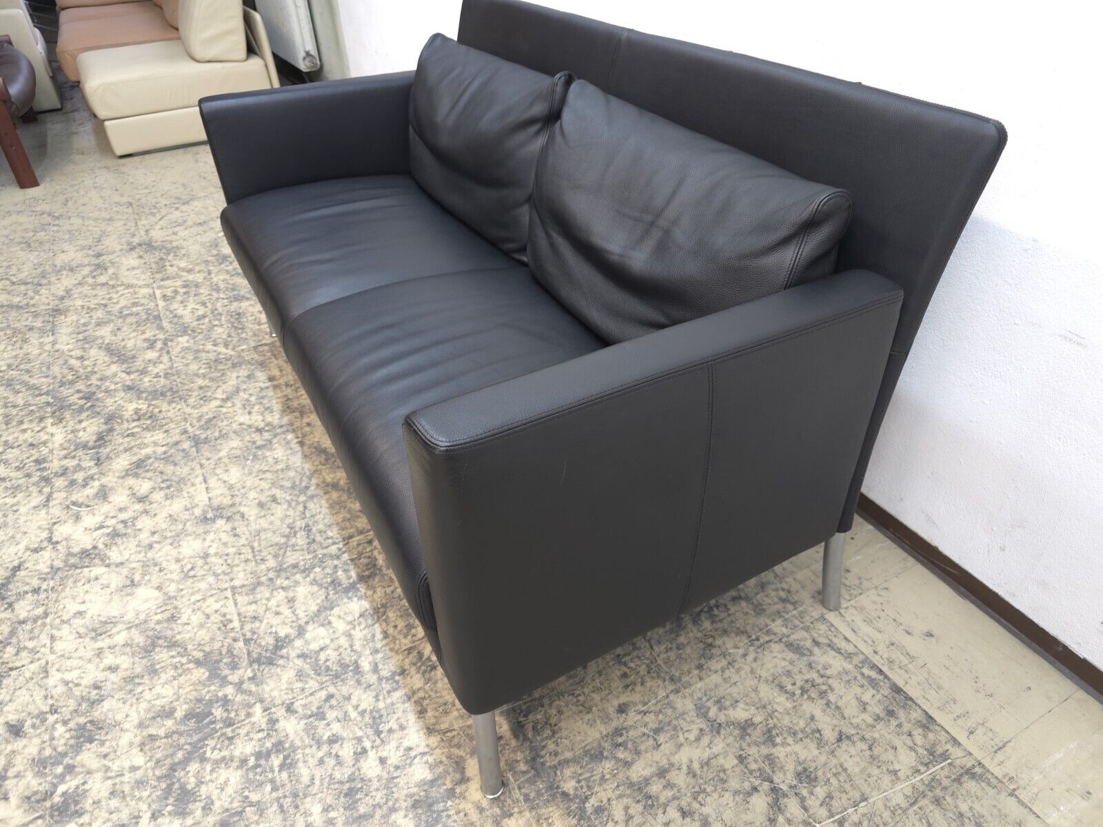 {{ product_title }} – {{ product_type }} von JS Furniture, Designer-Möbel gebraucht.