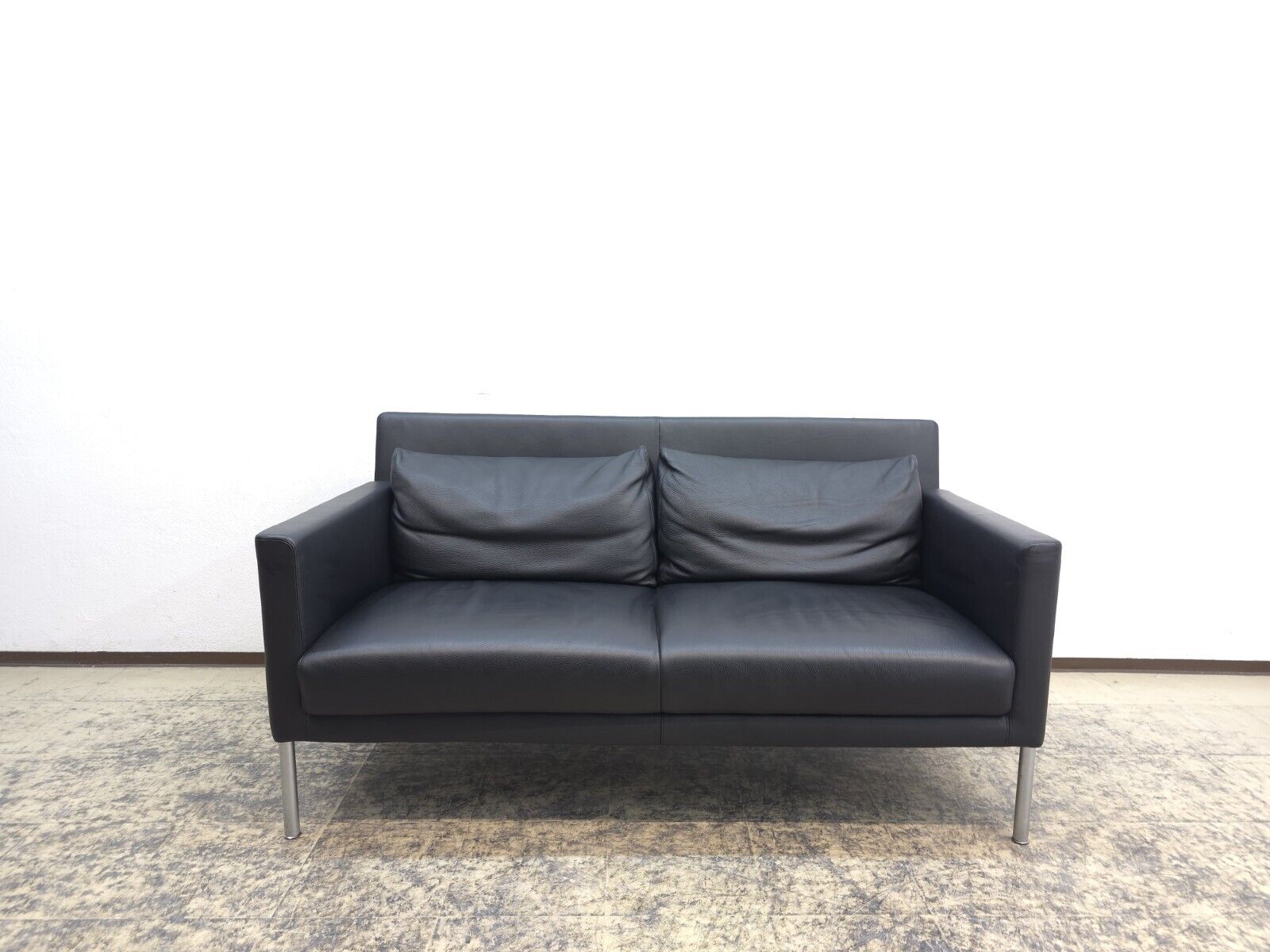 {{ product_title }} – {{ product_type }} von JS Furniture, Designer-Möbel gebraucht.