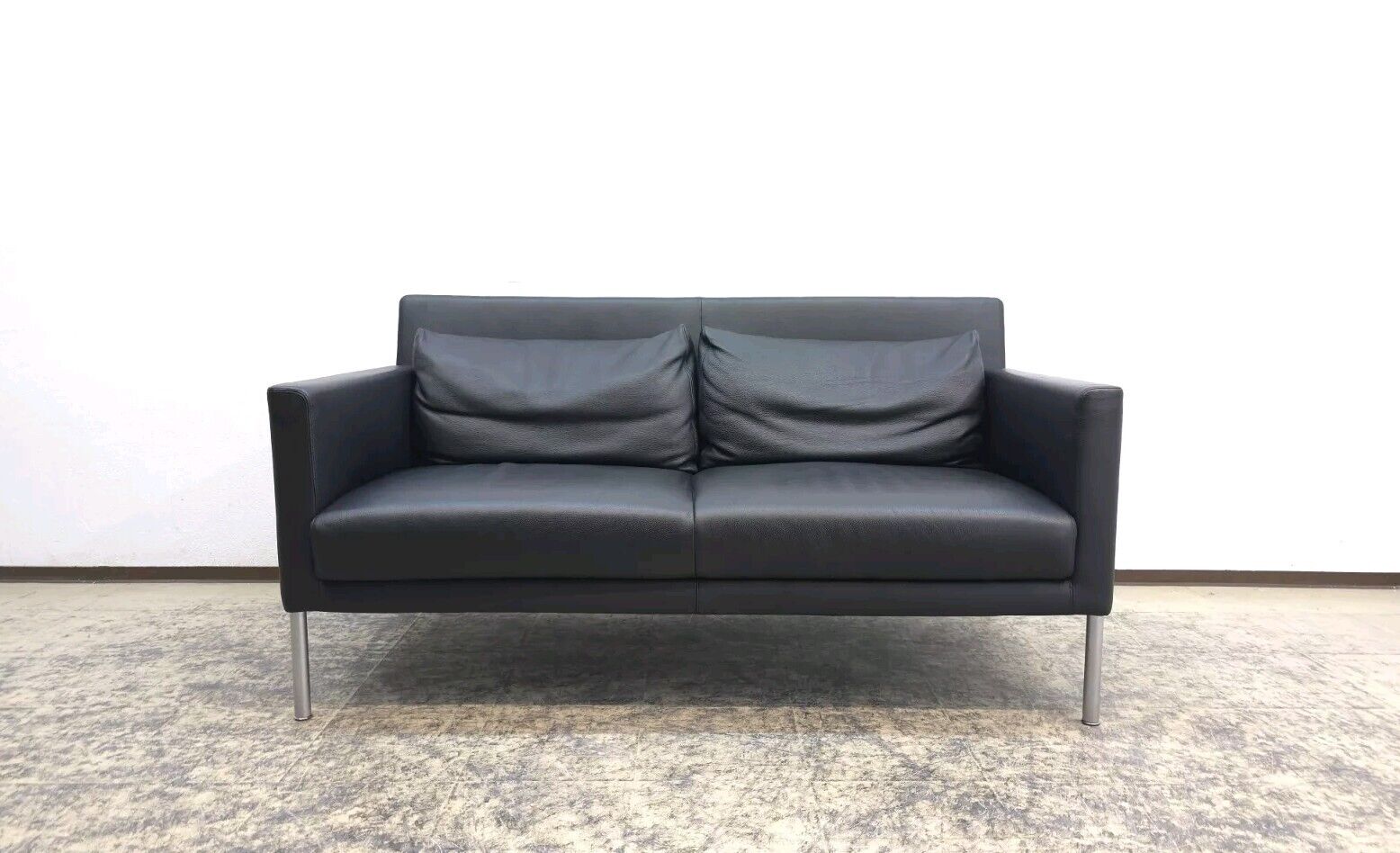 {{ product_title }} – {{ product_type }} von JS Furniture, Designer-Möbel gebraucht.