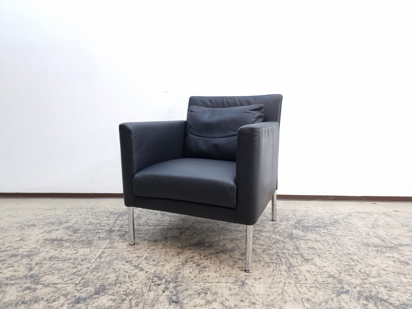 {{ product_title }} – {{ product_type }} von JS Furniture, Designer-Möbel gebraucht.