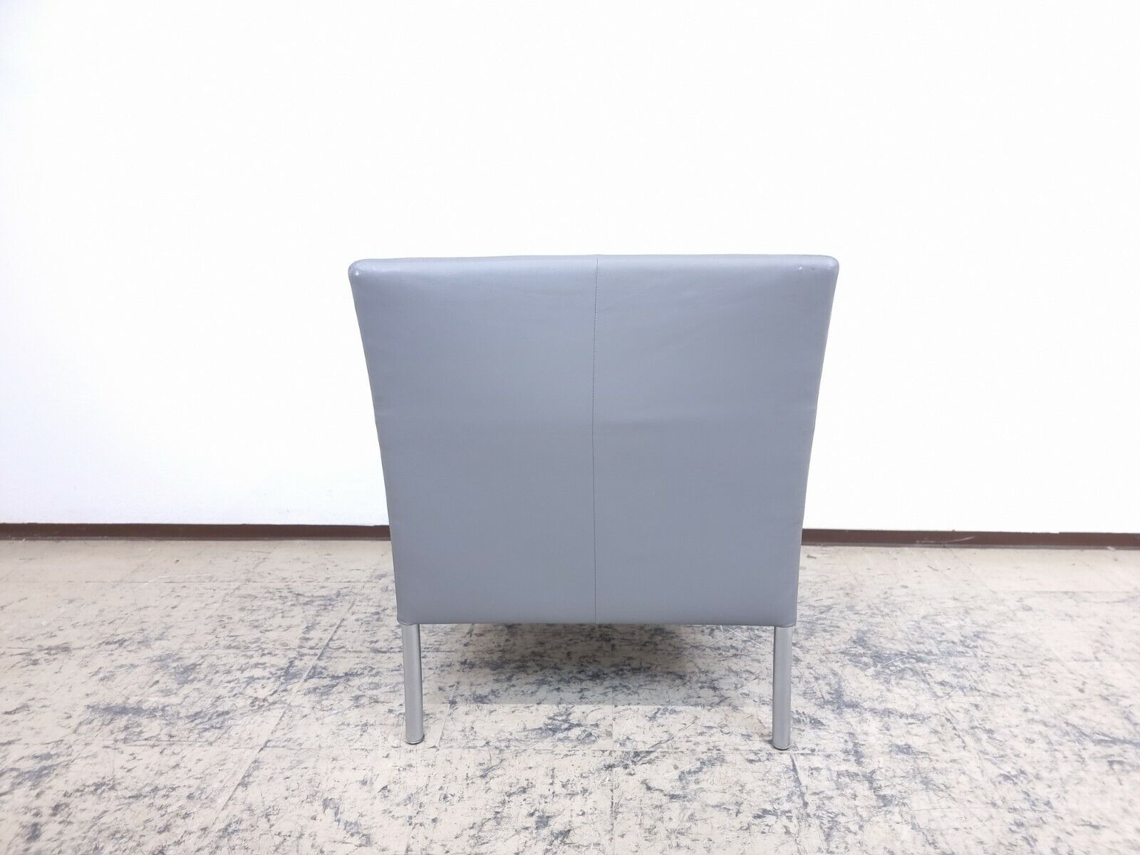 {{ product_title }} – {{ product_type }} von JS Furniture, Designer-Möbel gebraucht.