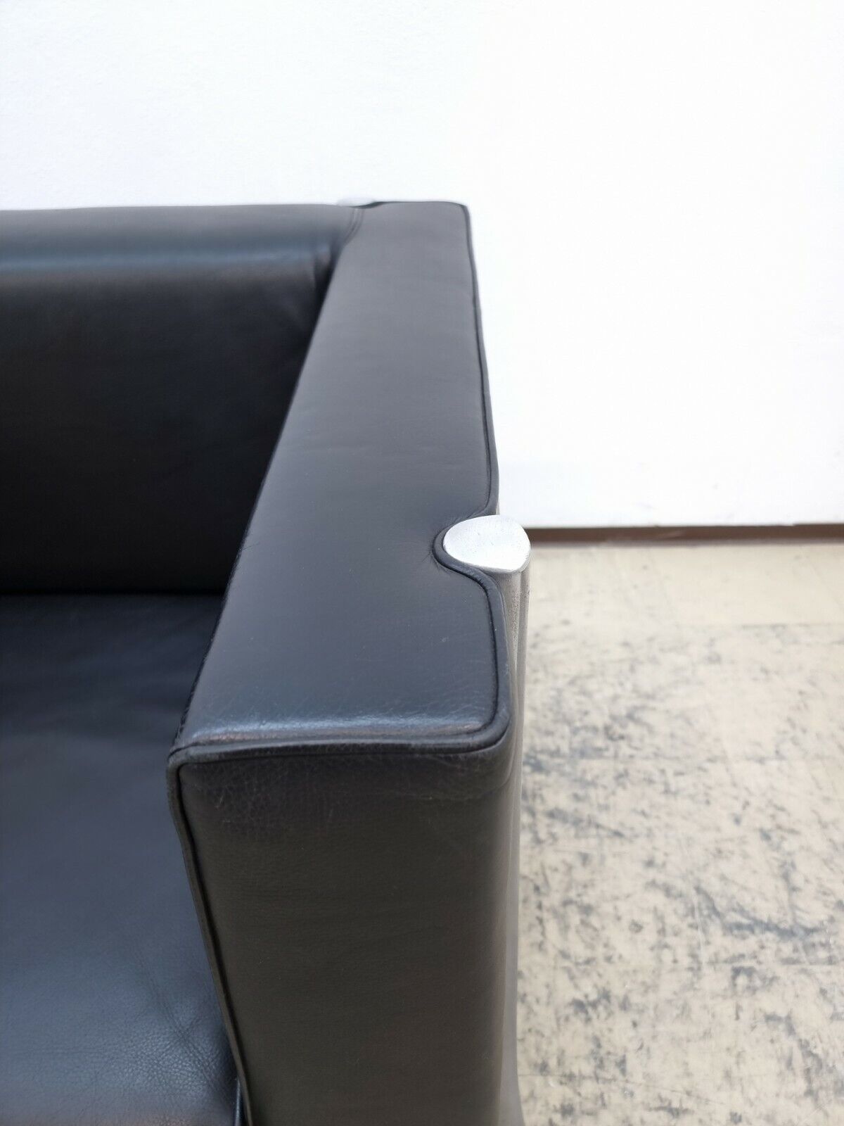 {{ product_title }} – {{ product_type }} von JS Furniture, Designer-Möbel gebraucht.